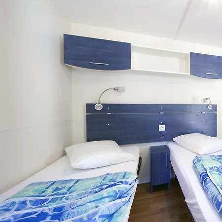 Κάμπινγκ Village Laguna Blu 4*