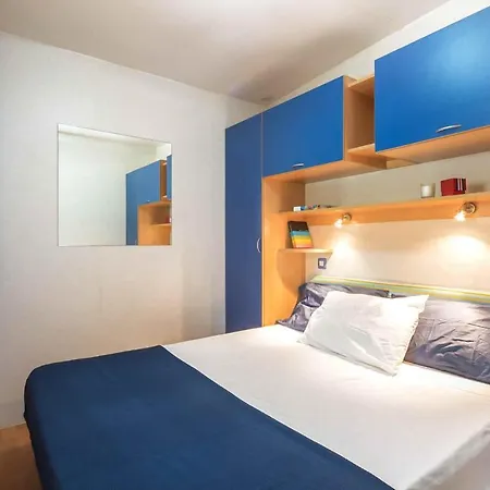 Κάμπινγκ Village Laguna Blu 4*